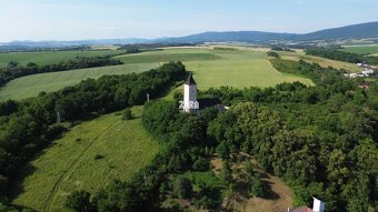 SVINICA - Pekný stavebný pozemok 612 m2, VŠETKY IS. - 12