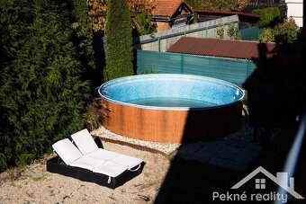 Predaj zariadeného rodinného domu s veľkým pozemkom v obci S - 12