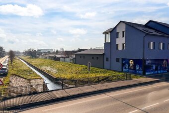 Na PREDAJ Slnečný, stavebný pozemok ,oplotený v obľúbene - 12