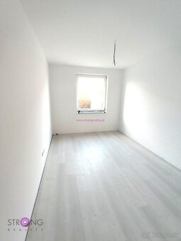 3 izbový byt s 2 parkovacími miestami a záhradkou - 12