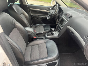 Skoda Octavia 2 2.0 TDI DSG elegance r.v 2012 xenon top stav - 12