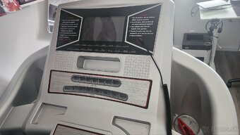 Predám profi bežecký 2 motorový pás Techfitness H 900 - 12