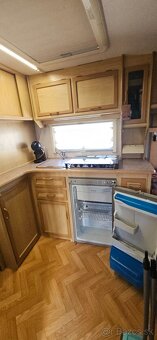 Predam karavan SPRITE SUPER 490, mover - 12