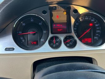 Volkswagen Passat b6 2.0TDI - 12