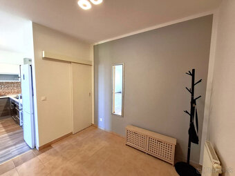 Pekný 2-izb. byt so šatníkom a vlastným kúrením. Nízke nákla - 12