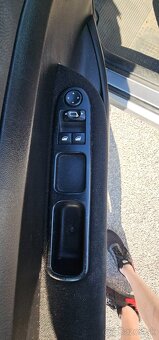 Predám Peugeot 307 2.0Hdi 66kw bez Dpf - 12