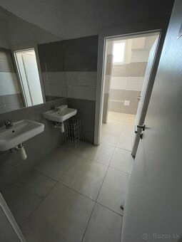 Prenájom kancelárii v budove Living centra, Solinky - Žilina - 12