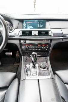 BMW Rad 7 740d - 12