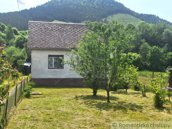 Murovaný dom s dreveničkou na krásnom a tichom mieste s ve - 12