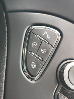 Opel Corsa E 1.4 - automat - 12