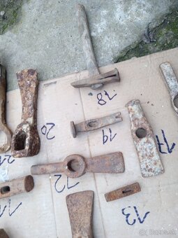 Staré náradie kladivá - 12