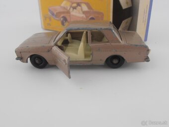 Ford Cortina, Rolls Royce Phantom, Ford Galaxy - 12