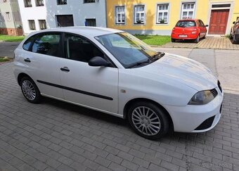 Seat Ibiza 1,2 i benzín manuál 51 kw - 12