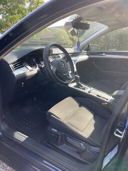VW Passat B8 2017 bez AD Blue - 12