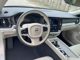 99tis.km Volvo V60 CROSS COUNTRY AWD A/T 2.0l 145KW - 12