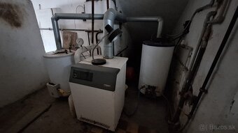 Rodinný dom v ktorom si môžete vytvoriť luxusné bývanie - 12