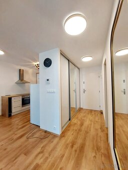 BEZ PROVÍZIE- 2-izbový byt pri prezidentskom paláci na Sucho - 12