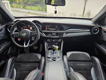 Alfa romeo stelvio quadrifoglio - 12