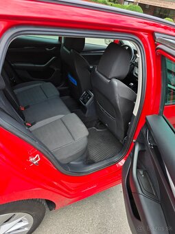 Predam Škoda octavia 4 combi 1.5tsi Kessy LED DPH - 12