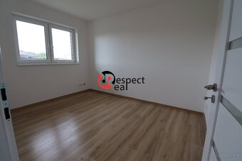 Rodinný dvojdom s garážou a s nadštandardným vybavením - 12