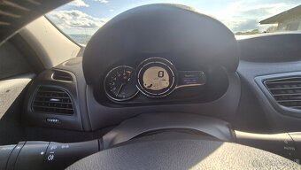 Renault Fluence - 12