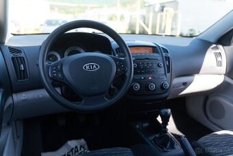 Kia Ceed 1.6 CRDi VGT LX - 12
