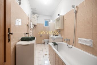 NA PREDAJ RODINNÝ DOM S PRÍSTAVBOU MALACKY, HVIEZDOSLAVOVA - 12