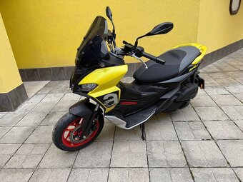 Aprilia sr gt 125 - 12