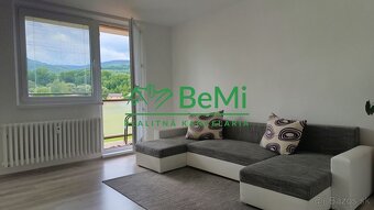R E Z E R V O V A N Ý  Zrekonštruovaný 4-izbový byt v obci S - 12