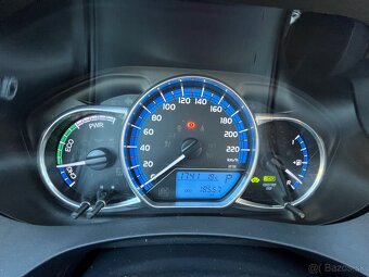 Toyota Yaris 1.5 Hybrid e-CVT - 12