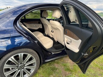 Mercedes E220 d 4MATIC A/T r.v.2018 - 12