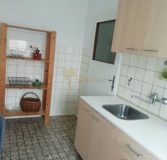 2-izb. byt na Jakubovom námestí v Starom meste s terasou - 12