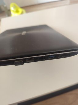 Asus notebook - 12