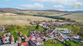 Útulný dom s nádhernou záhradou v krásnej prírode - 12