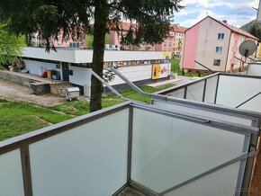 Slnečný 1-izbový byt s novým veľkým balkónom v obci Valaská - 12