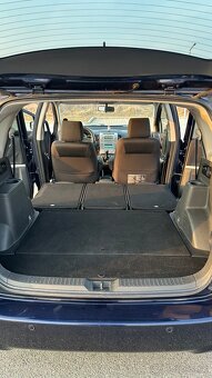Toyota Corolla Verso - 12