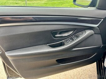 BMW rad 5 Touring 525d xDrive A/T - 12