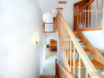 ZNÍŽENÁ CENA6- IZBOVÝ RD S DVOJGARÁŽOU,VEĽKÝ POZEMOK 1,65HA - 12