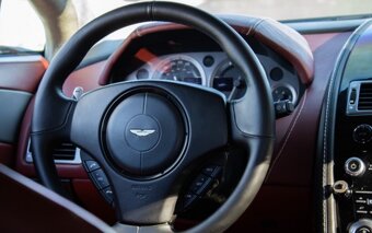 Aston Martin V8 Vantage Coupé 321kw Automat - 12