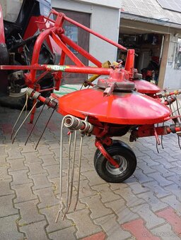 NA PREDAJ POĽNOHOSPODÁRSKE STROJE - 12