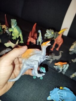 Dinosaury 18 kusov - 12