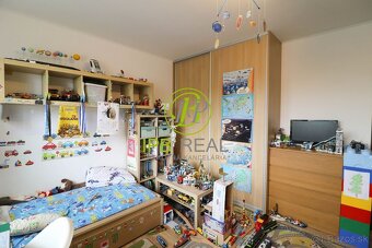 Pekný 3izb.byt s loggiou v samostatne stojacom dome na Holíč - 12
