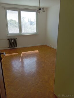 Na prenájom 2i byt s balkónom v Leviciach - 12