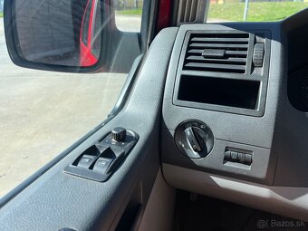 VW Transporter T5 2.5 TDI 96kw 394 000 km 2004 9 miest - 12