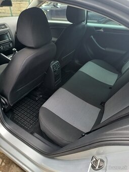 VW Jetta - 12