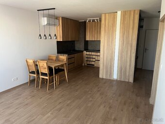 Moderný 2-izbový byt s veľkým balkónom, výhľadom a možnosťou - 12