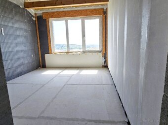 Predaj  novostavby, dvojgaráž, krb, zimná záhrada. Štitáre - 12