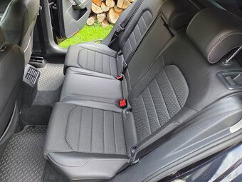 VW Golf Variant 2.0TDI 110kw R-line - 12