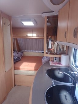 Predám karavan obytný príves Hobby 440 de Luxe - 12