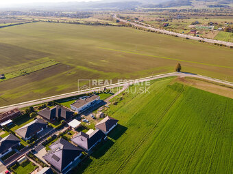 KVALITNÉ BÝVANIE -  4IZ BUNGALOVY NA SLNEČNÝCH POZEMKOCH - 1 - 12